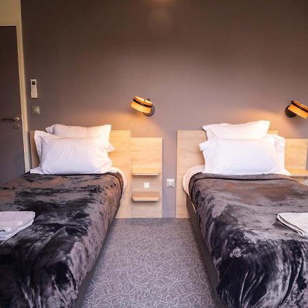 Logis Hotels Le Saint Pierre Moncoutant Екстериор снимка