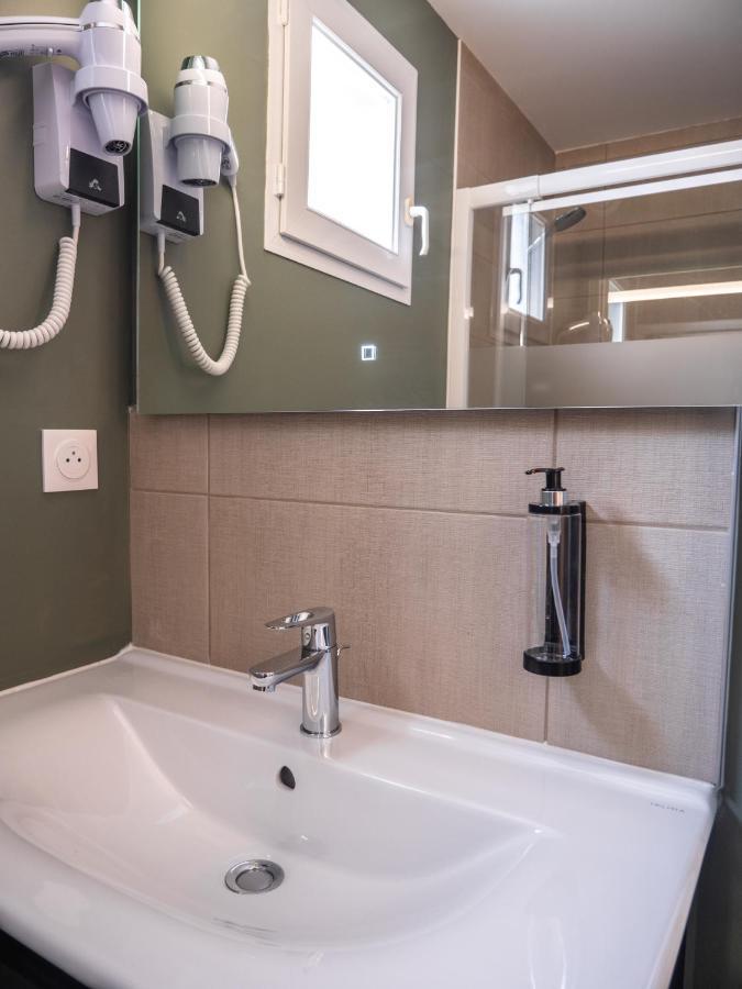 Logis Hotels Le Saint Pierre Moncoutant Екстериор снимка