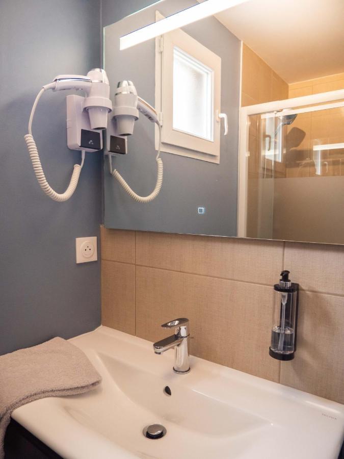 Logis Hotels Le Saint Pierre Moncoutant Екстериор снимка