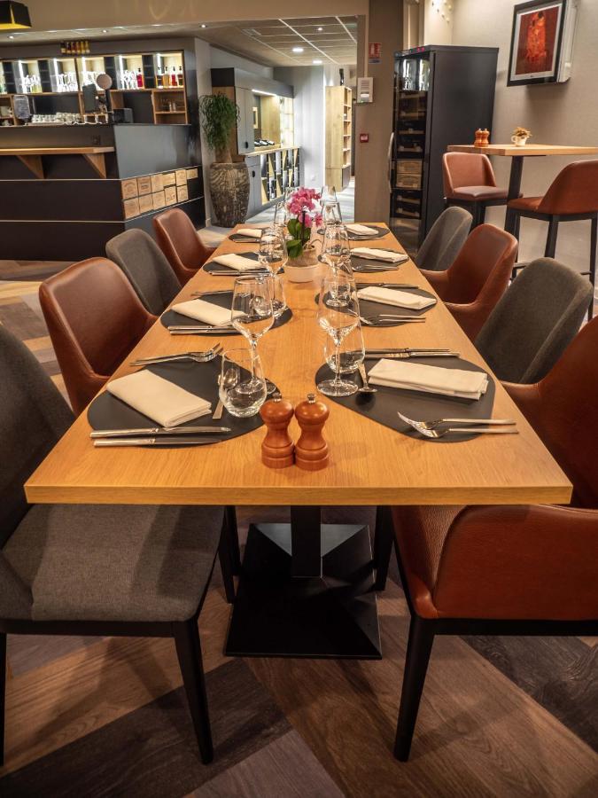 Logis Hotels Le Saint Pierre Moncoutant Екстериор снимка