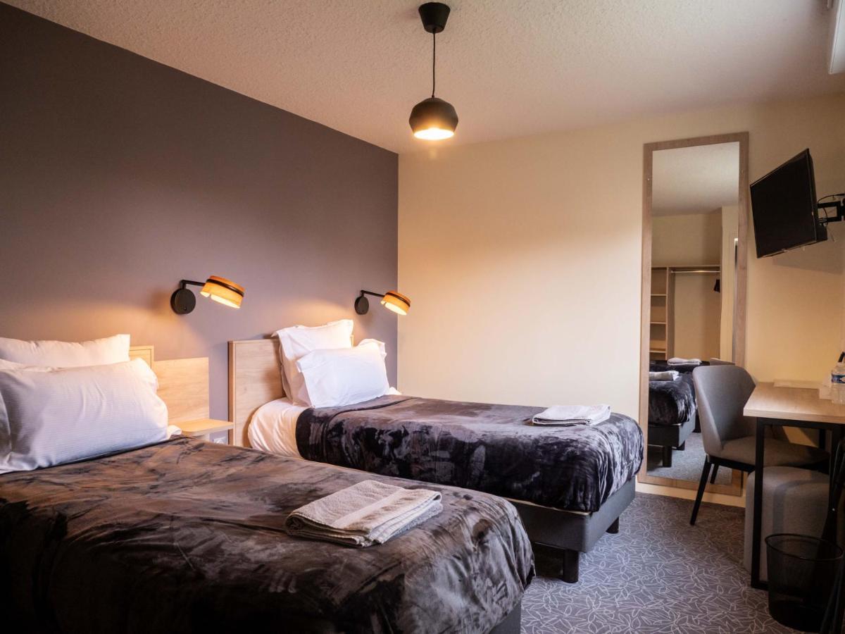 Logis Hotels Le Saint Pierre Moncoutant Екстериор снимка